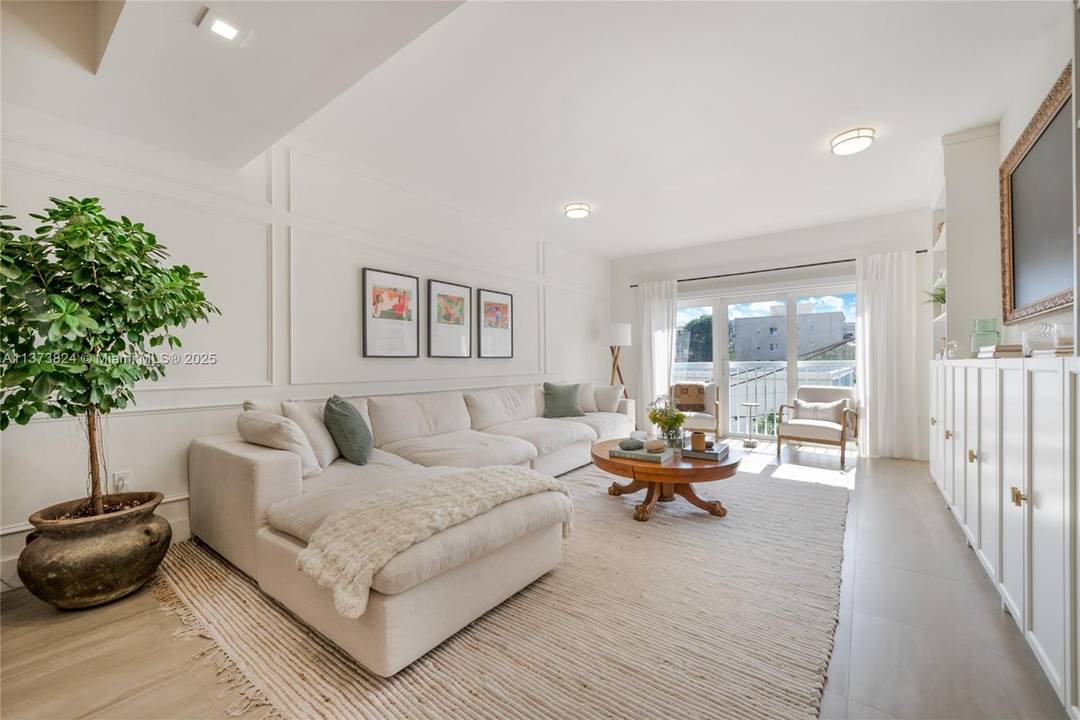 Welcome to our boutique luxury living in the heart of Coral Gables.