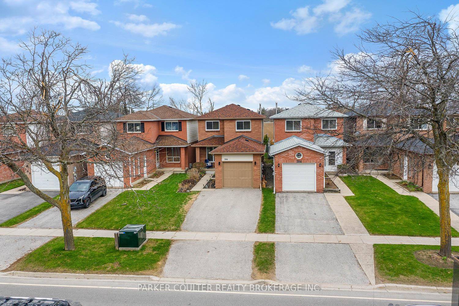Welcome to 386 Livingstone Street West conveniently located in Northwest Barrie, this beautifully maintained 2 storey brick home offers the perfect setting for families looking to establish roots and create ...