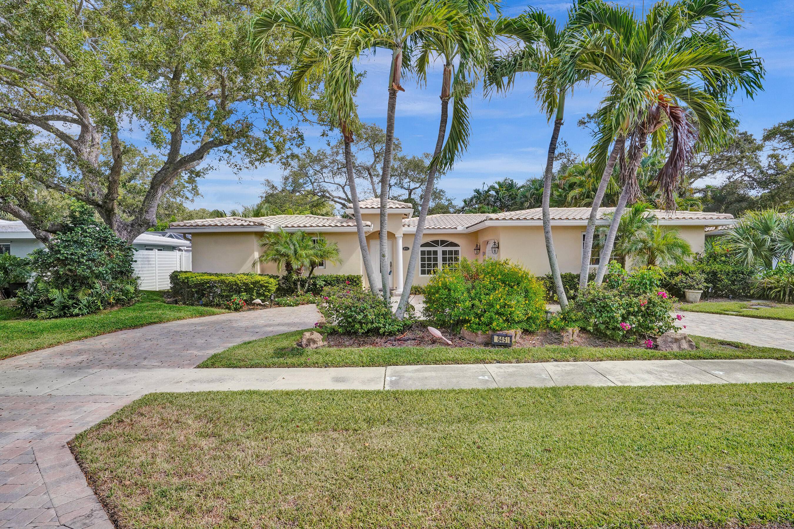 Prime location in East Boca.