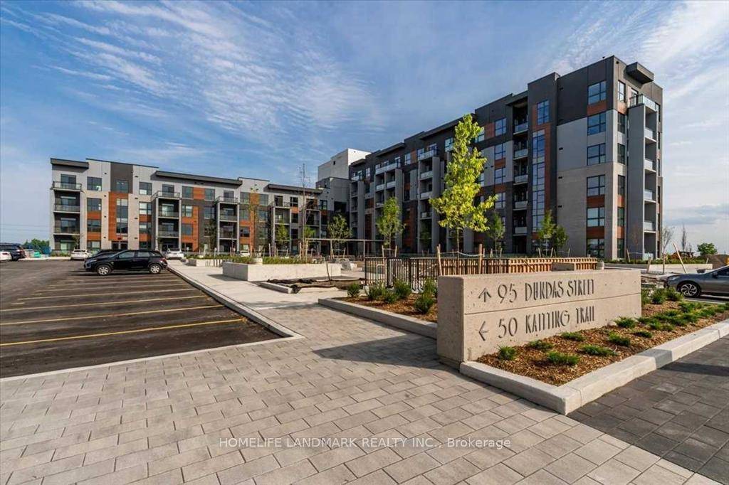 Luxury Condo In The Heart Of Oakville, Large 2 Bedroom 2 Full Bath Corner Unit With Sw View, Vinyl Flooring Throughout, Bright amp ; Spacious Living Dining Area With Panoramic ...