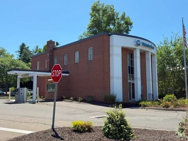 An exceptional opportunity to acquire a fully leased, income generating commercial portfolio comprising 3 freestanding buildings This portfolio is anchored by well established, long term tenants including Webster Bank, KinderCare ...