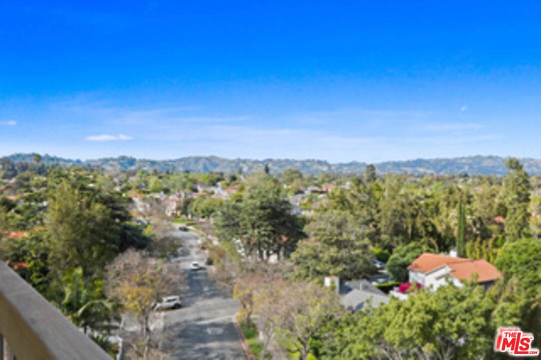 10751 Wilshire Blvd 1BR Westwood La