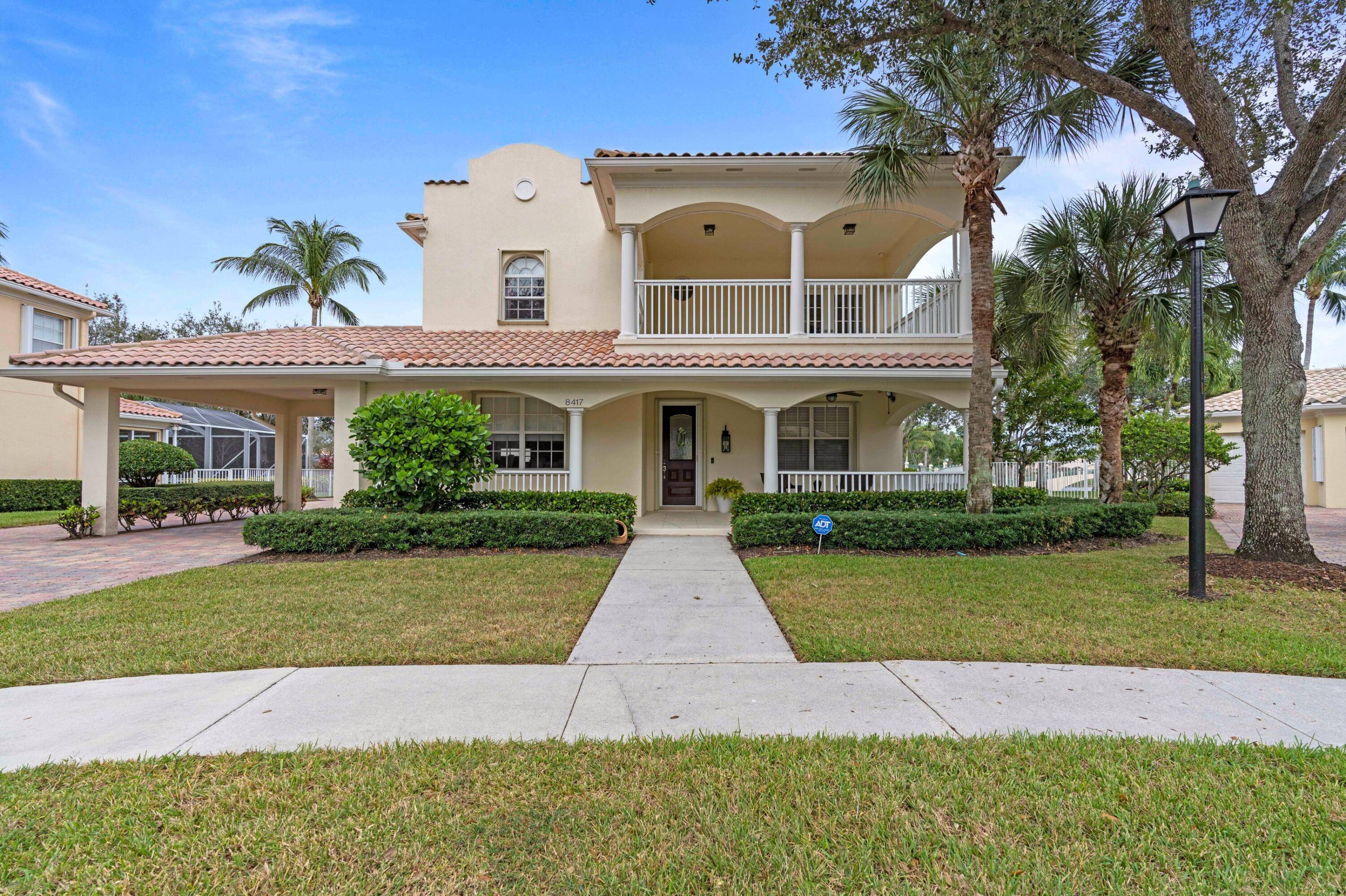 This stunning 5 bedroom plus den, 4 bath Admiralty model is ideally located on a spacious interior lot at the end of a peaceful cul de sac, offering gorgeous views ...