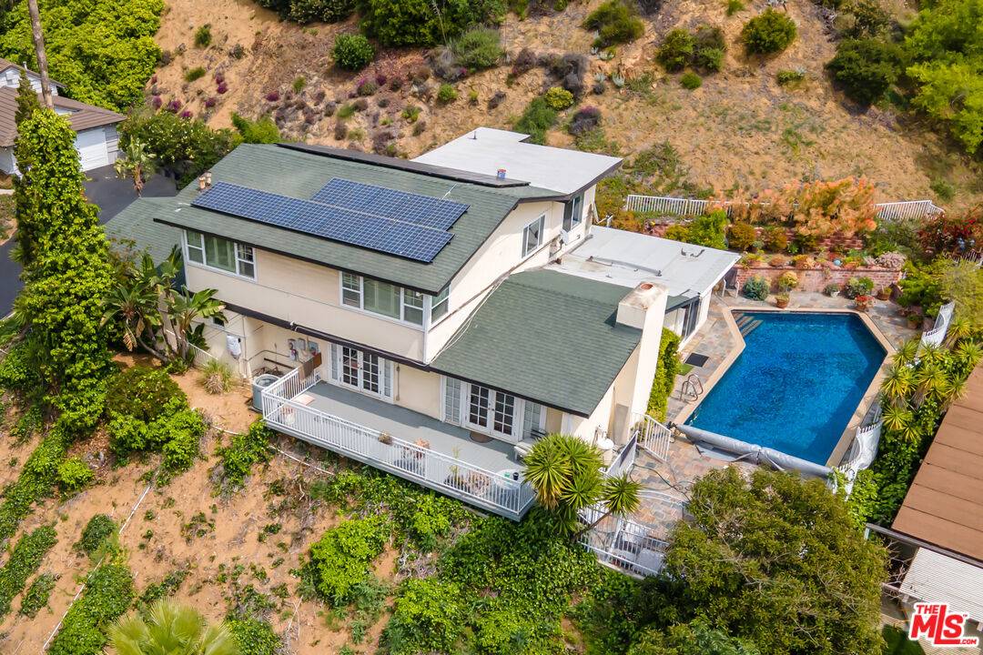 2332   Coldwater Canyon Dr Beverly Hills LA