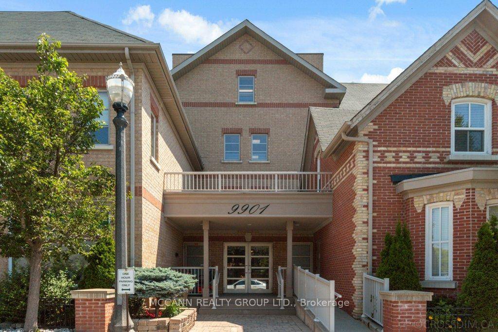 Welcome to this stunning, impeccably maintained 1 1 bedroom suite in the heart of Maple !
