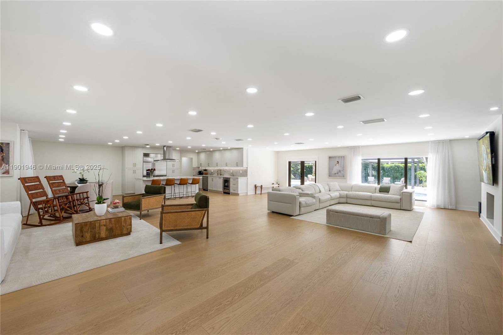 Homes are rarely available in SW Ranches' Ivanhoe Estates !