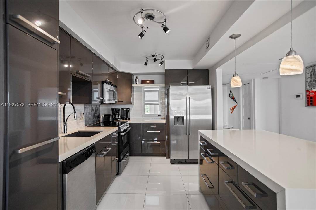 One of a kind Come home to this beautiful and completely remodeled 3 bedroom corner unit You'll love this unobstructed high floor most desirable southern side quiet and endless panoramic ...