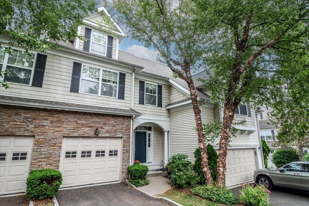 Welcome to this beautifully updated tri level condo offering 3 spacious bedrooms, 2.