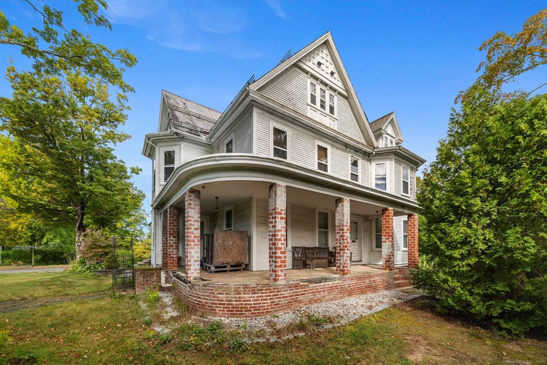 Opportunity awaits with this historical classic colonial home !