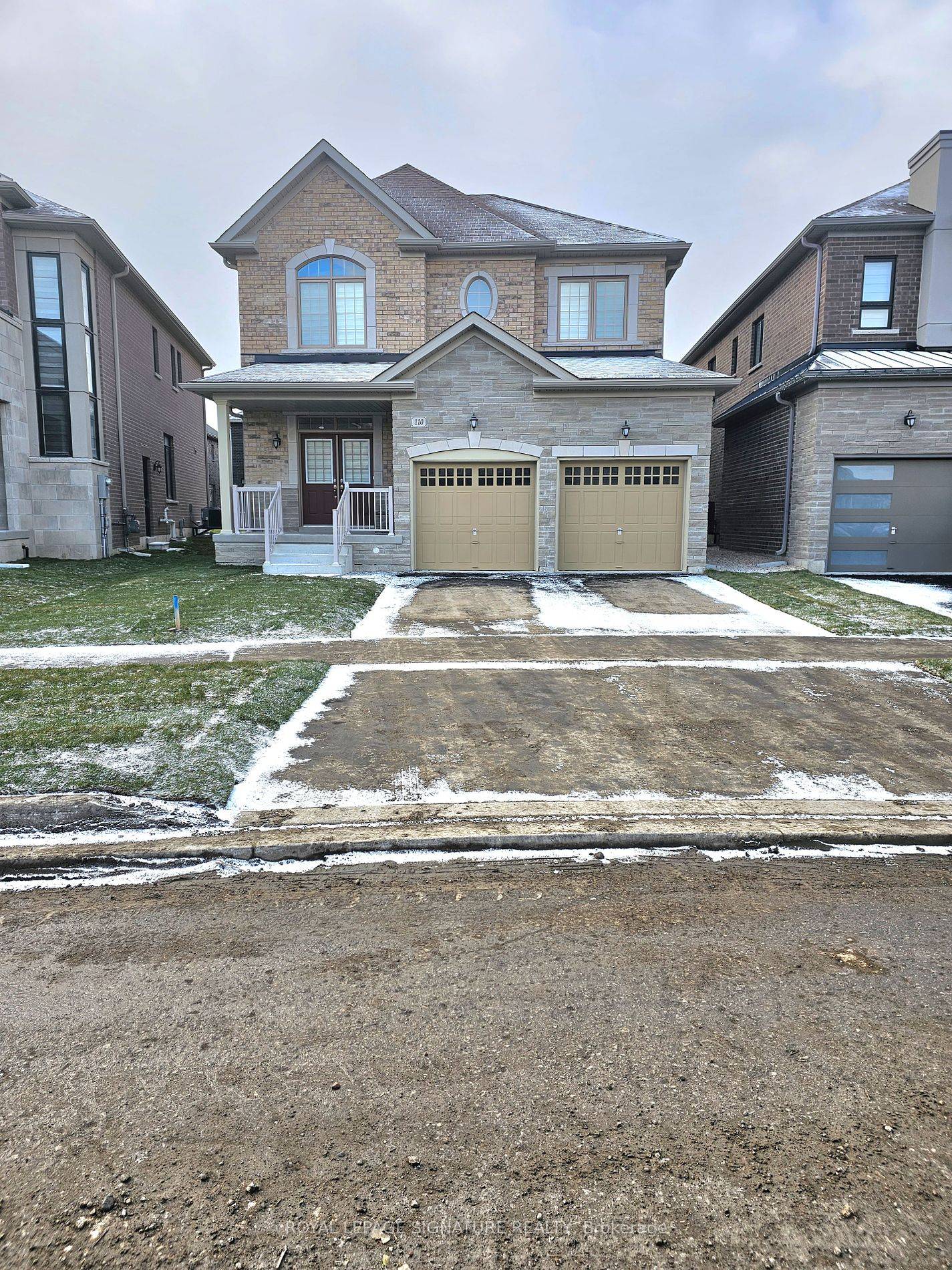 Brand New Luxury Home Awaiting You !