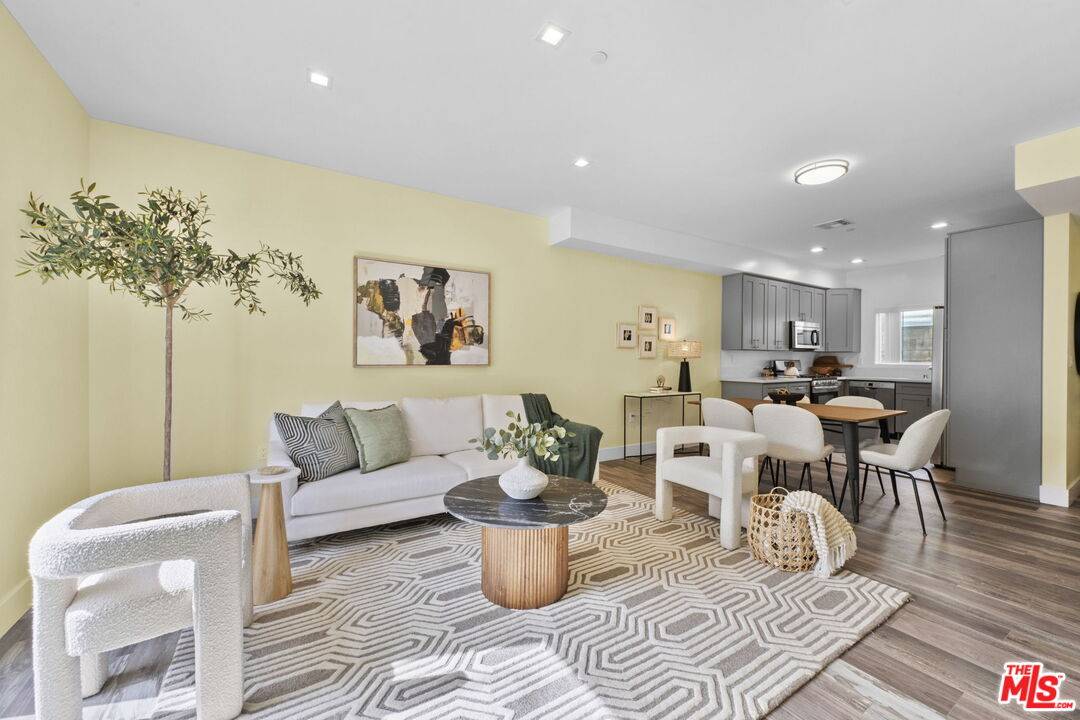 1541  Franklin St 3.0 Santa Monica LA