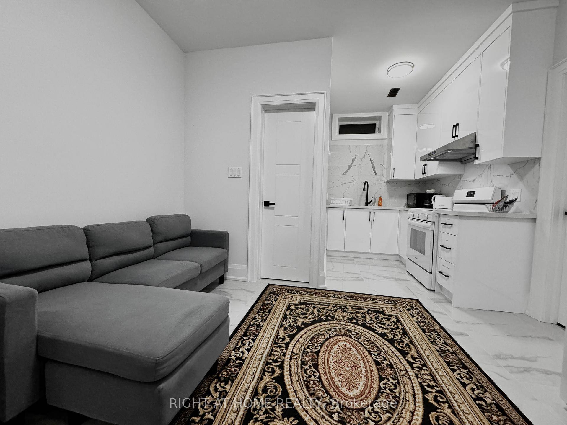 Brand new 1 bedroom home in Scarborough's Cliffcrest Neighbourhood.