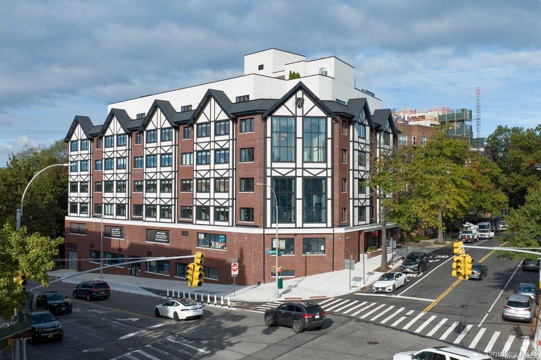 Luxurious new building in the heart of Douglaston.