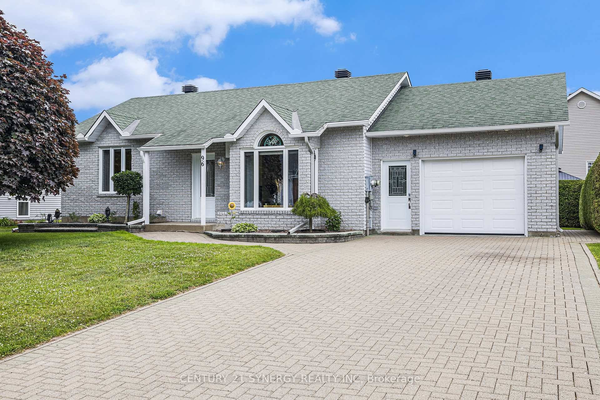 Beautifully maintained, 1030sqft turnkey 2 1 bed, 2 bath bungalow nestled on a quiet street in the heart of Alfred.
