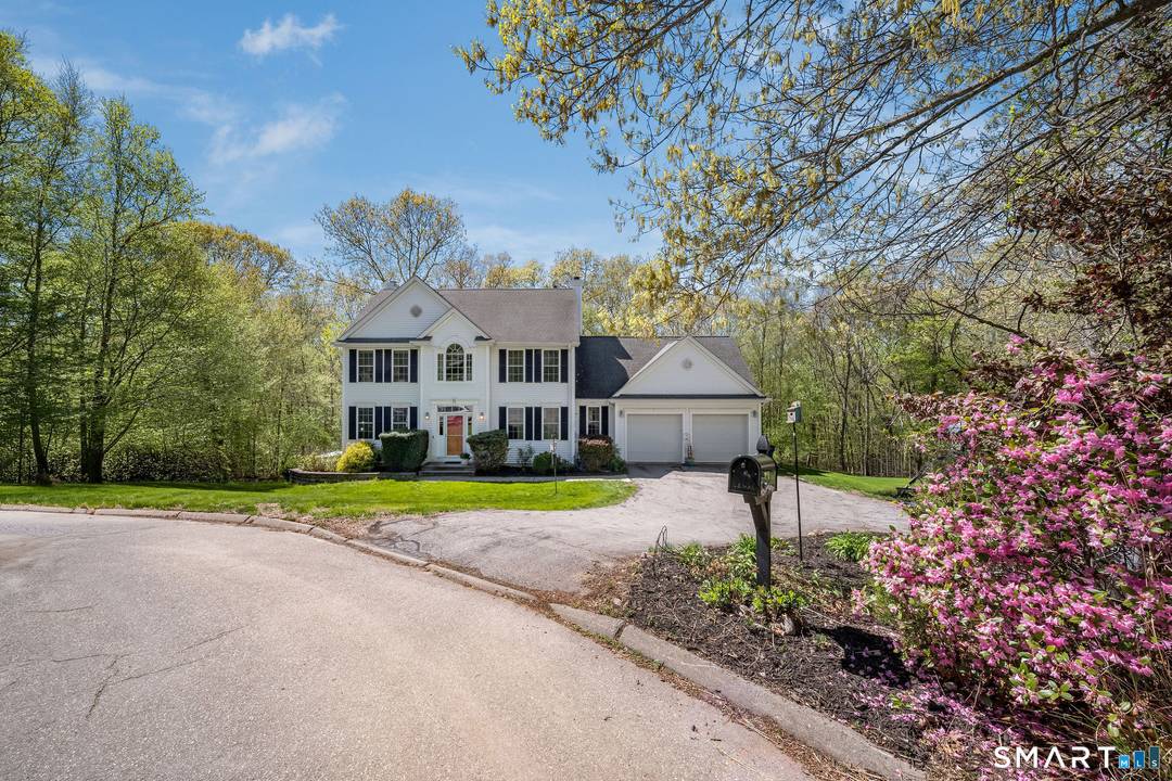 Stunning Colonial on a sought after cul de sac street !