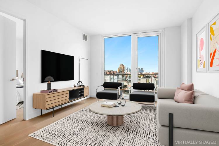 STUNNING 1 BED 1 BATH PENTHOUSE APARTMENT WITH PRIVATE OUTDOOR SPACE !