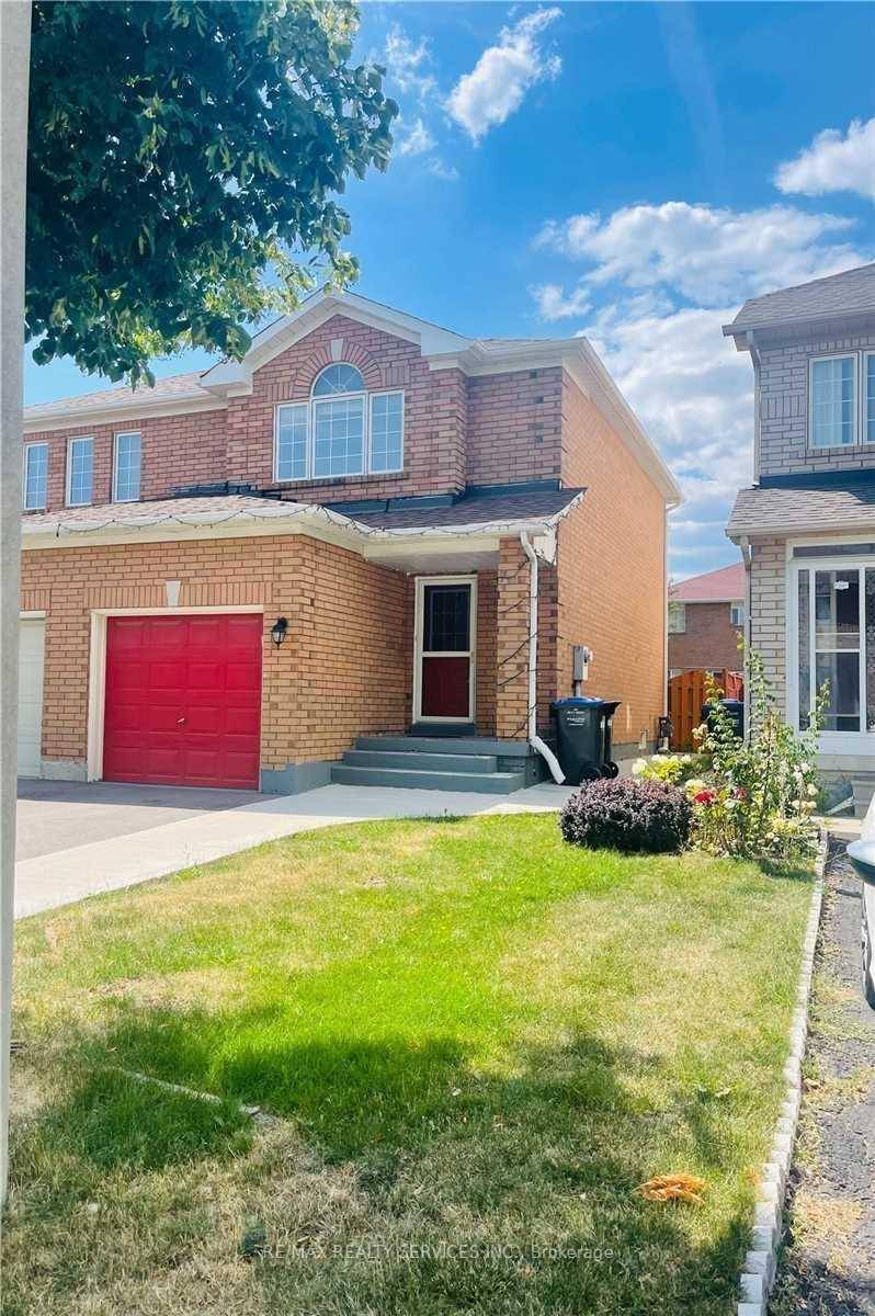 Absolutely Beautiful 3 Bedroom Home !
