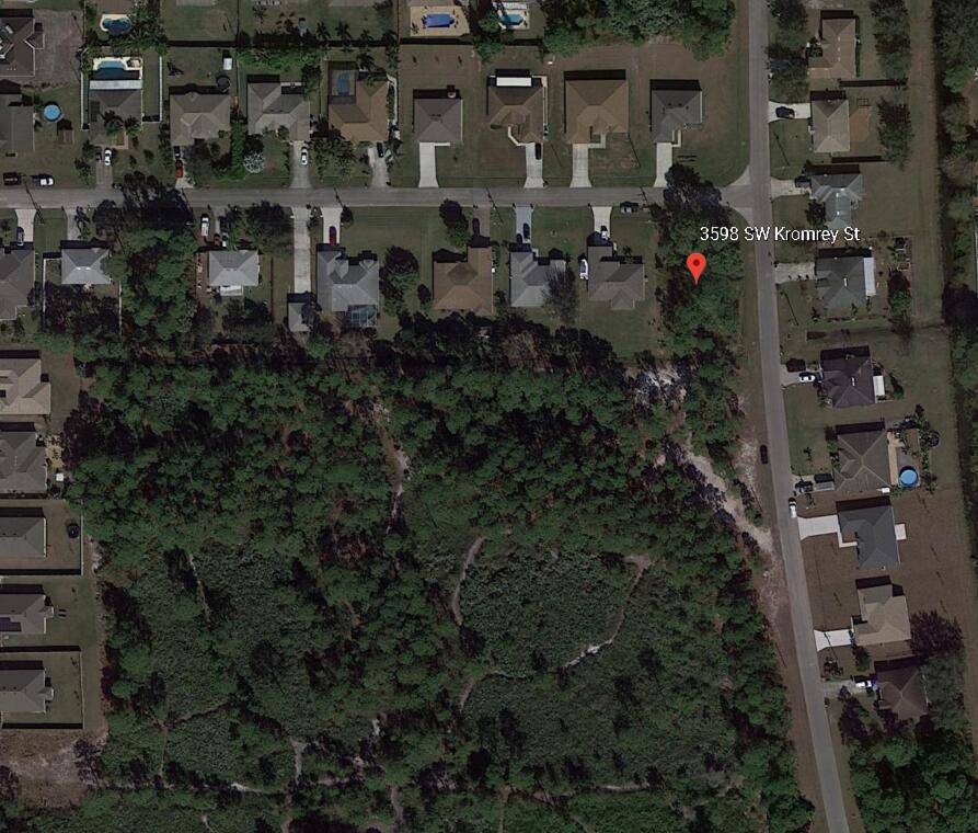 Beautiful large corner lot located in gorgeous Port Saint Lucie.