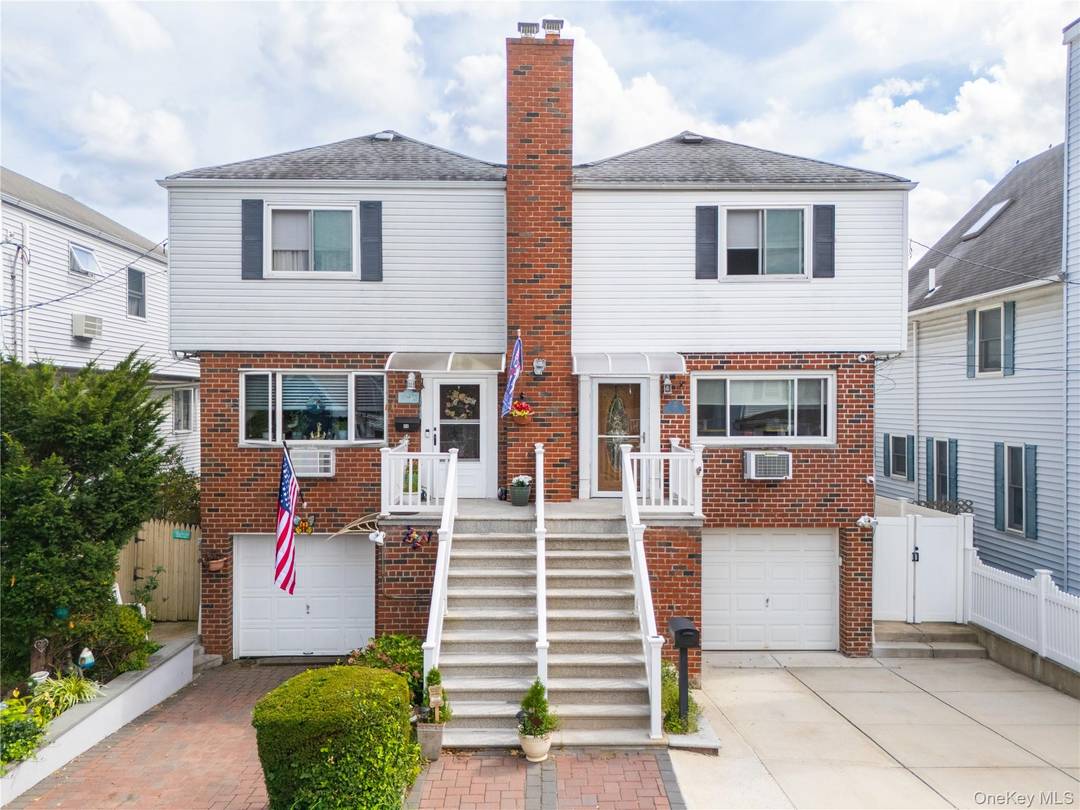 Charming and Meticulously Maintained Single Family Home in Prime City Island Location.