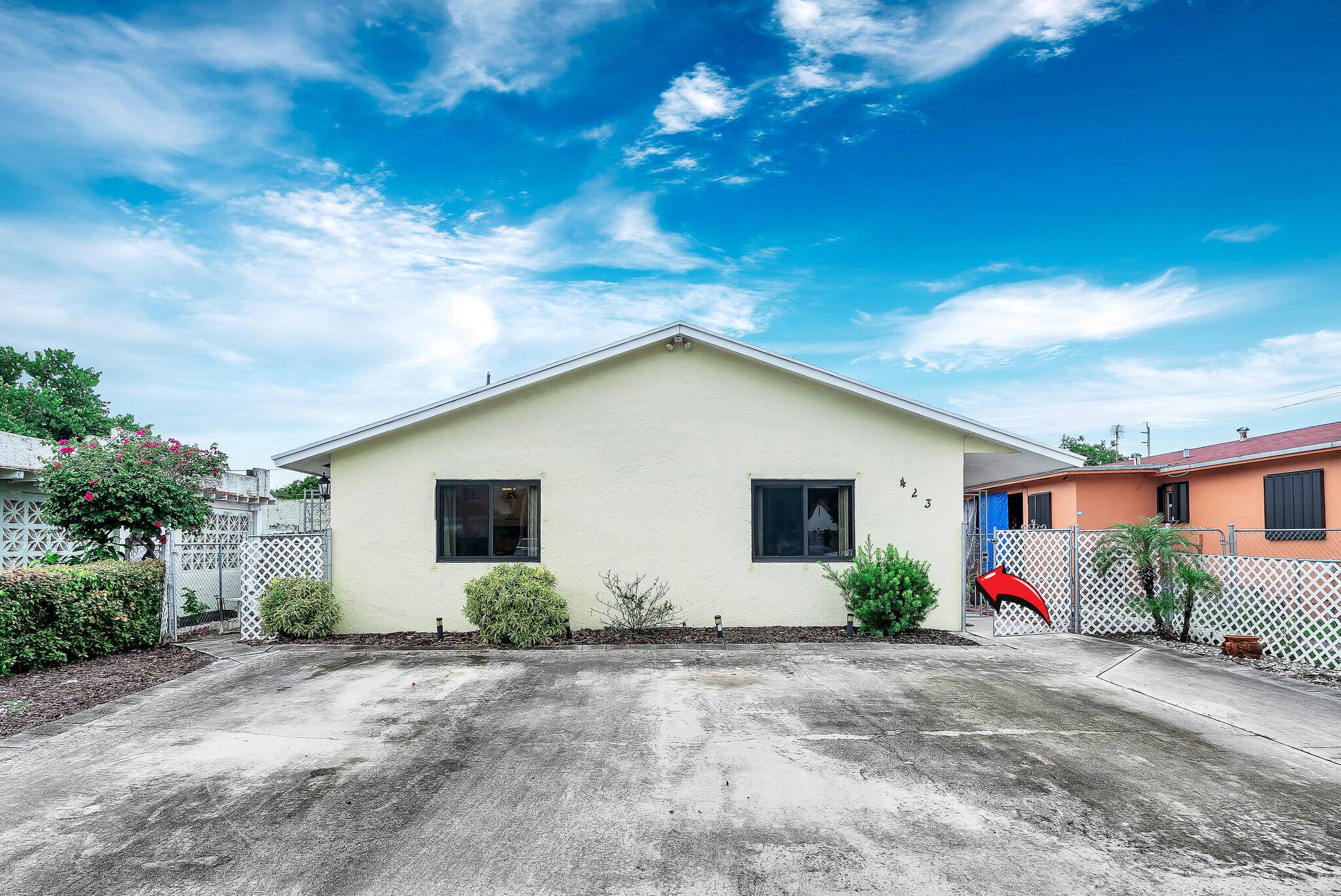 Excellent investment opportunity in the heart of West Palm Beach !
