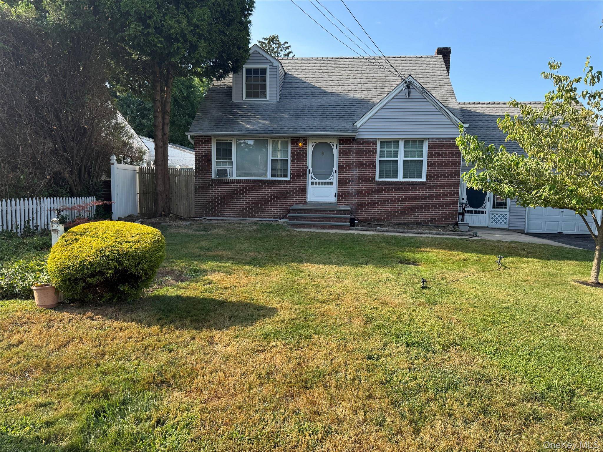 Great home updated 3 large bedrooms, full bath.