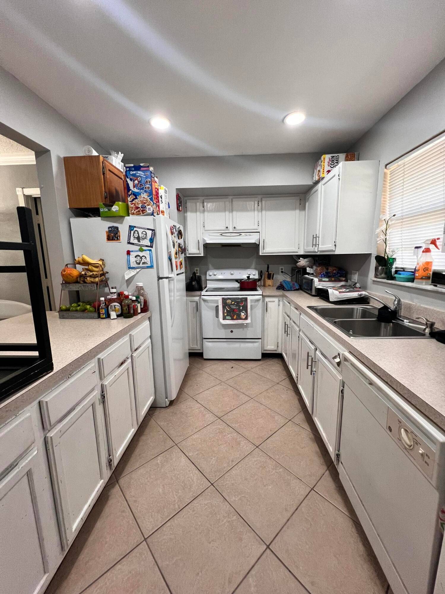 FOR SALE AS IS 2 bedroom 2 bathrooms second floor Condo.