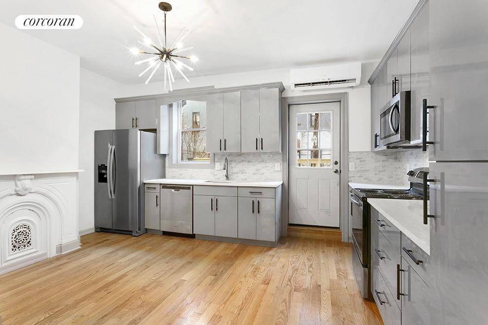 Welcome to 196 Putnam Avenue, right off Bedford Avenue.