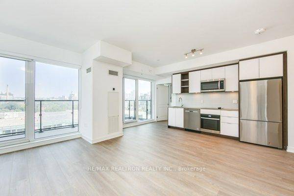 Spectacular 3 bedroom split 3 full bathroom unit with a wide balcony and unobstructed north views.