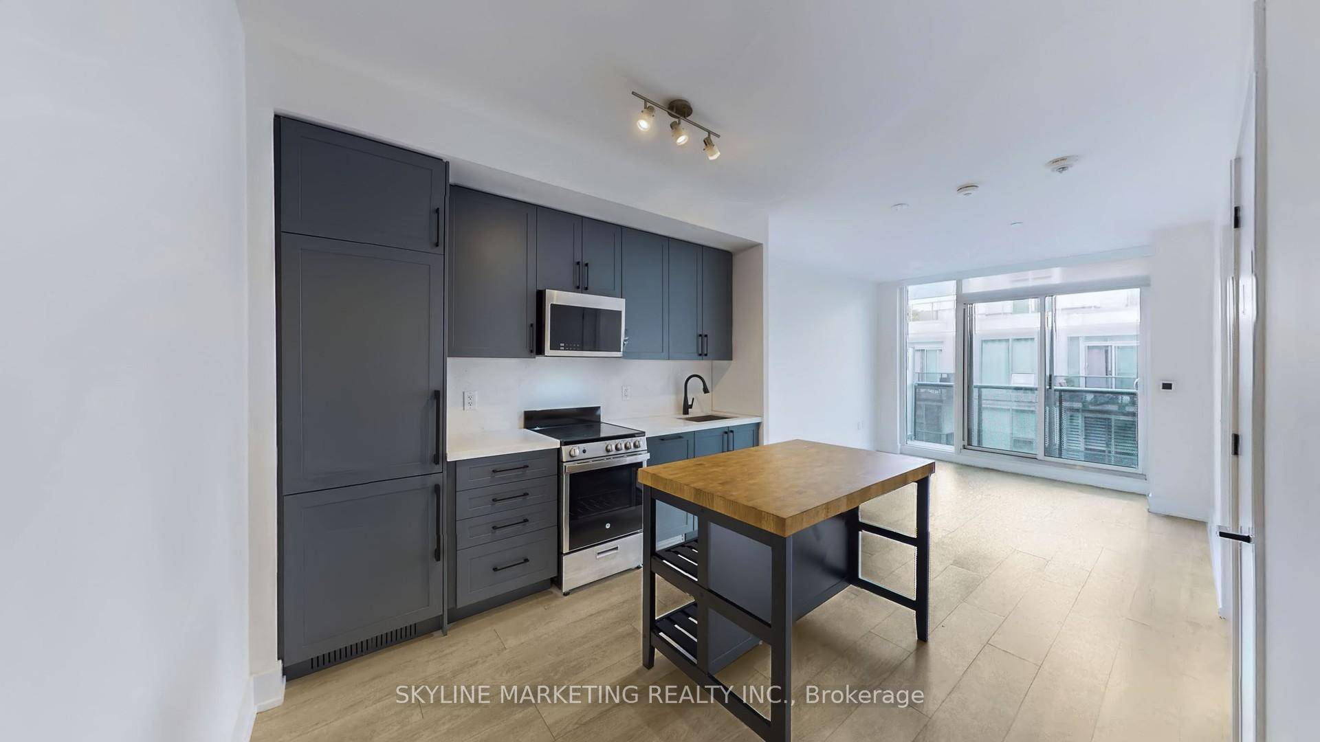 Discover The Branch Oakville, a modern retreat that masterfully blends hotel style luxury with the comfort of home.