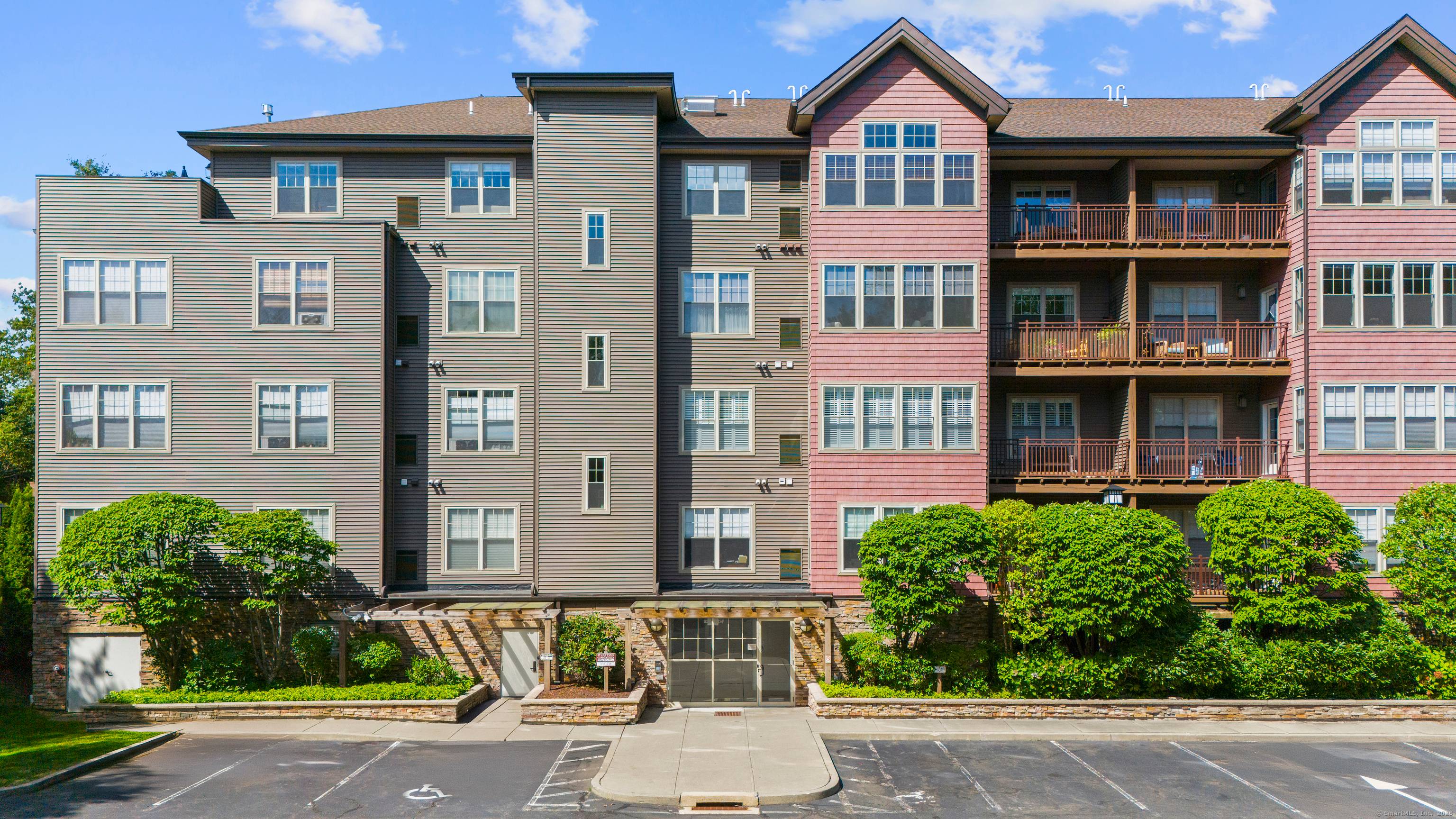 Welcome to 100 Richards Ave, Unit 205 a beautiful, fully renovated condo in the heart of Norwalk.