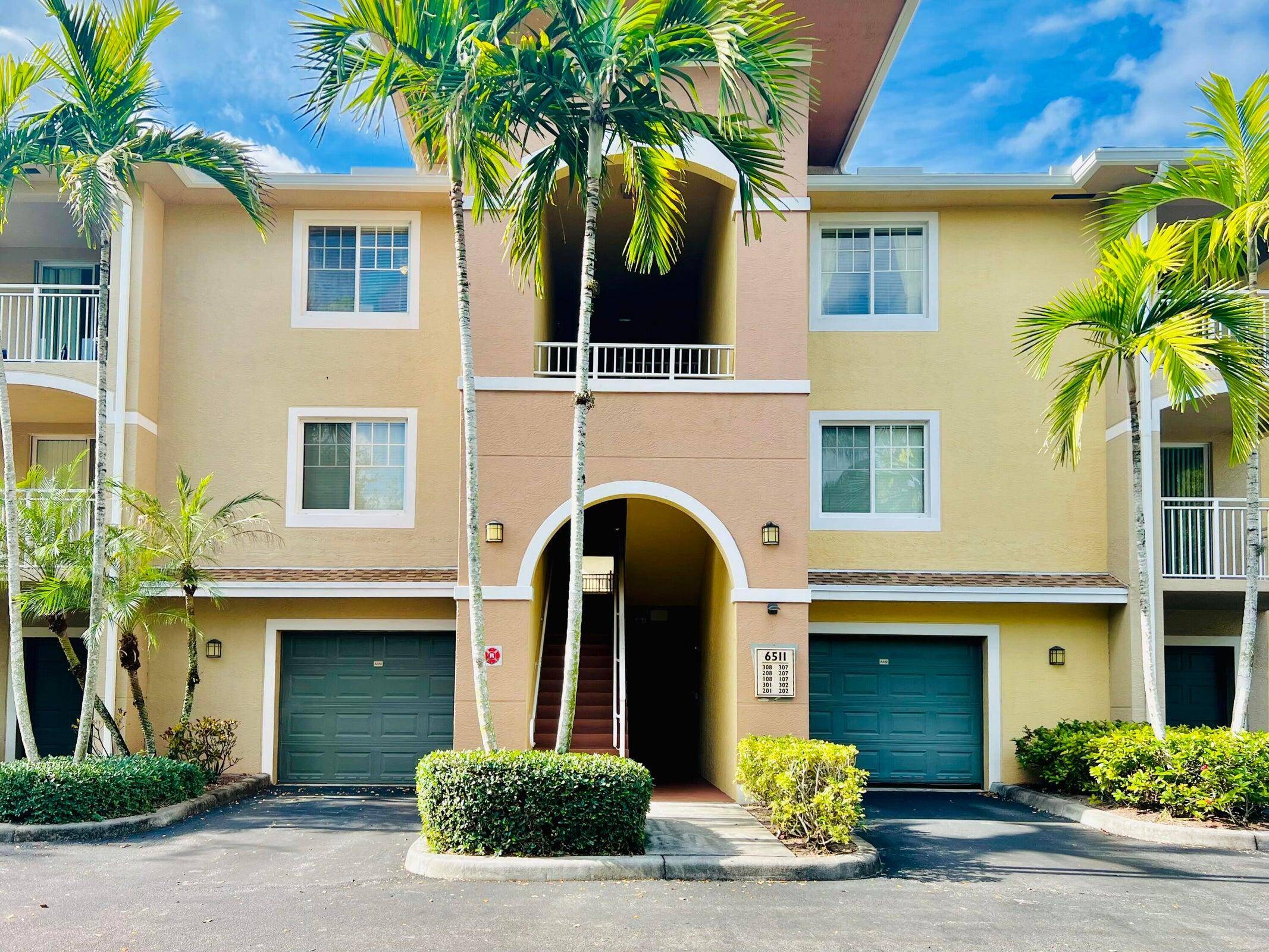 DON'T MISS THIS GREAT OPPORTUNITY TO MAKE THIS CONDO YOUR NEW HOME OR A GREAT INVESTMENT.