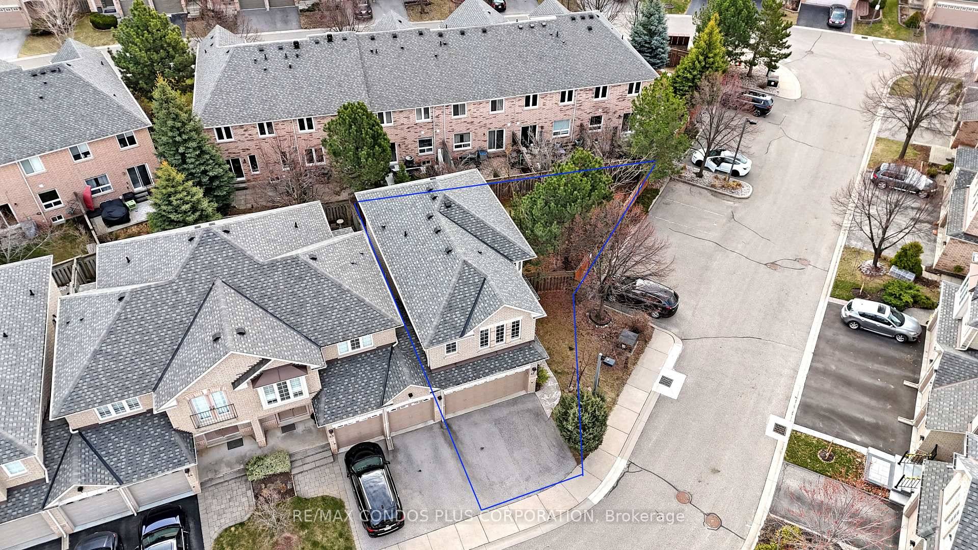 Rarely offered 2 storey end unit townhouse with double garage and fully fenced oversized backyard, offering a total living area of approx.