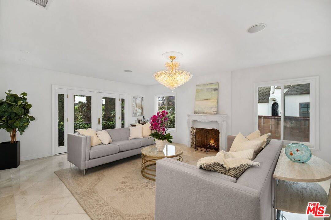 465  N Kilkea Dr 4BR Beverly Grove La