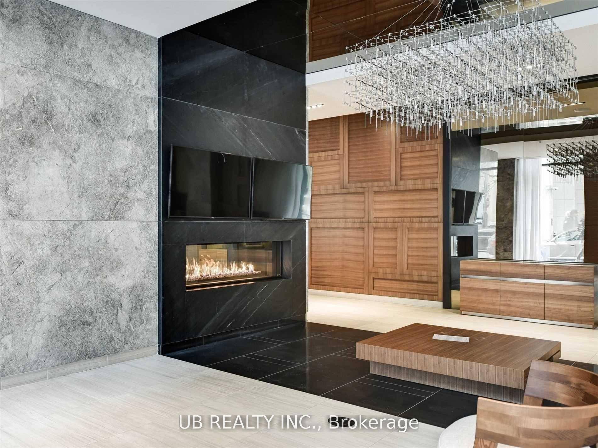 2 Bedroom Unit 730 sqft with 1 underground Parking amp ; 1 Locker ; Located in Prime FinancialDistrict, Sun filled with 9 ft ceiling and contemporary neutral decor Open Concept ...