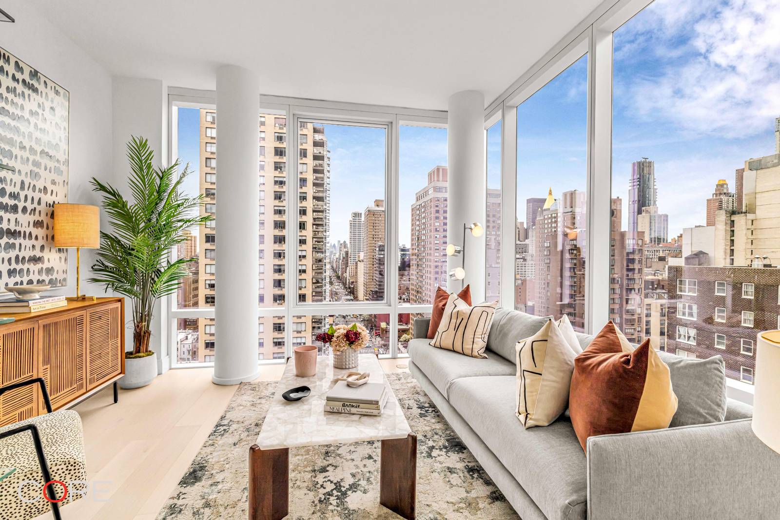 Private In Person amp ; Virtual Appointments Available Immediate Occupancy For those who cherish the kitchen as the heart of the home, this elegant south west corner one bedroom residence, ...