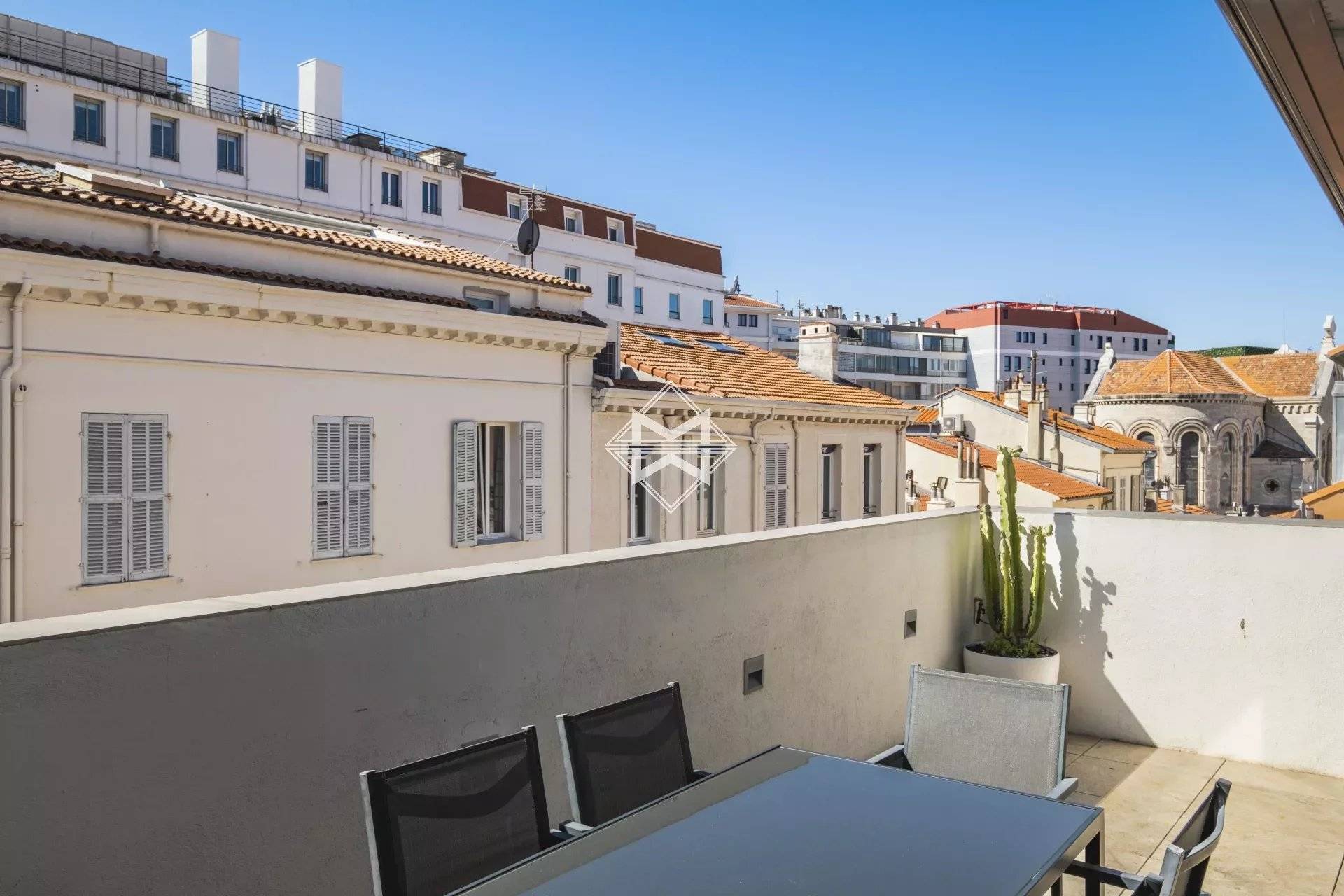 CANNES CENTRE - Magnificent duplex in the heart of the city