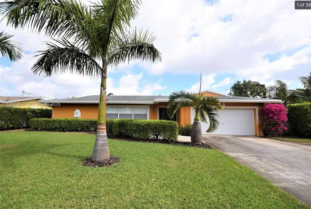 Welcome to your private South Florida oasis !
