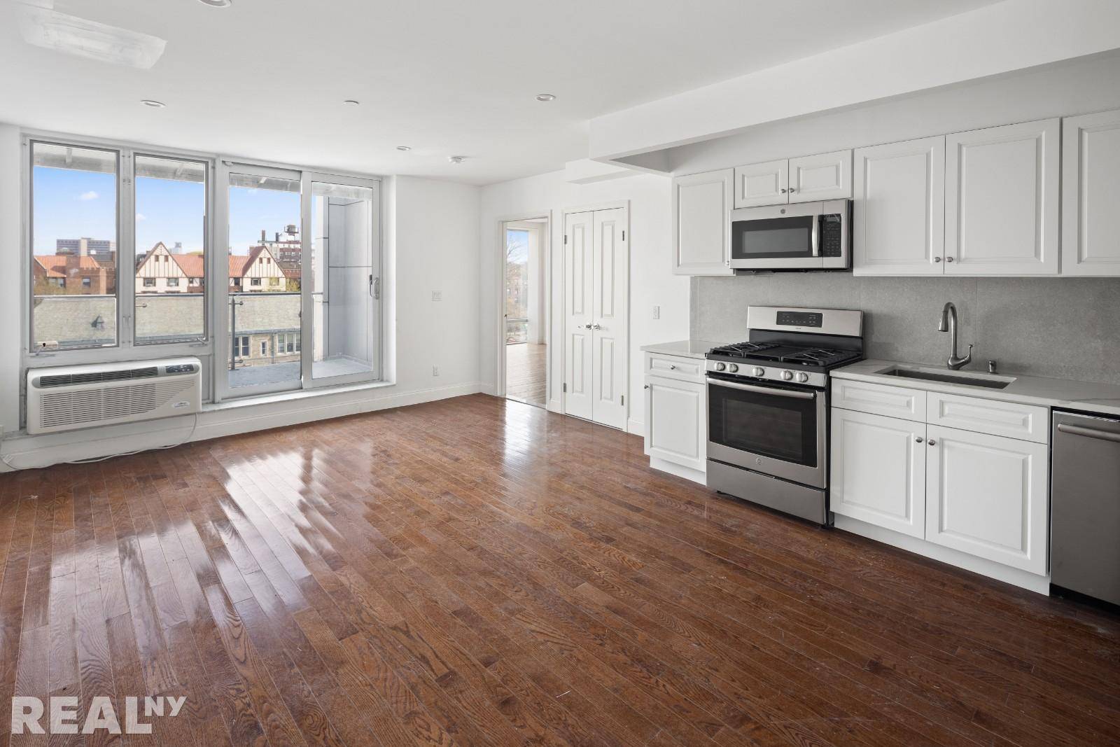 This top floor 1 bedroom condo offers 677 square feet of stylish living space in the vibrant neighborhood of Forest Hills.