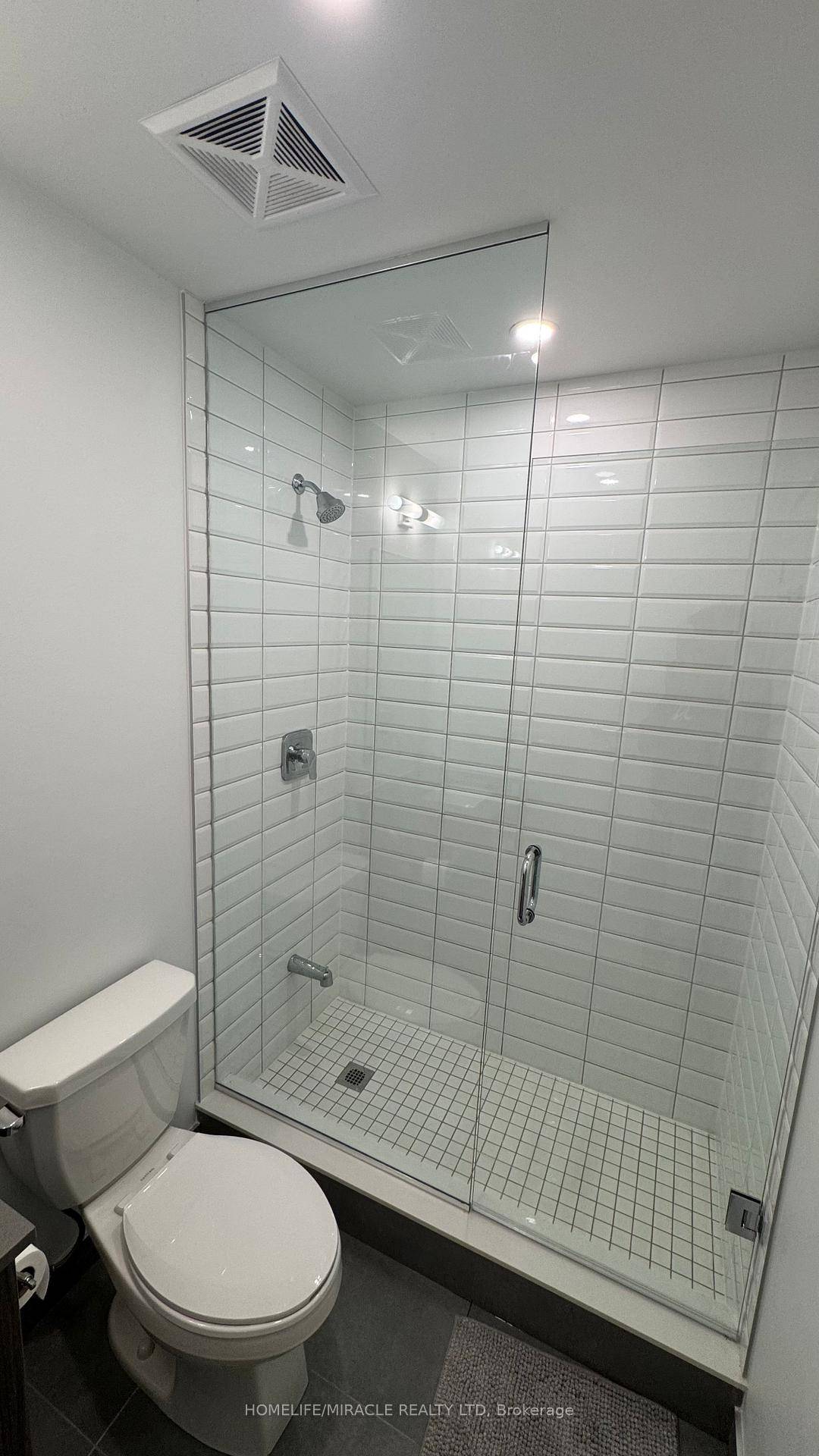 Modern 1 1 Bedroom Condo for Lease Bright, Spacious amp ; ConvenientWelcome to your new home in this beautiful newly constructed 1 1 bedroom condo offering contemporary living in a ...