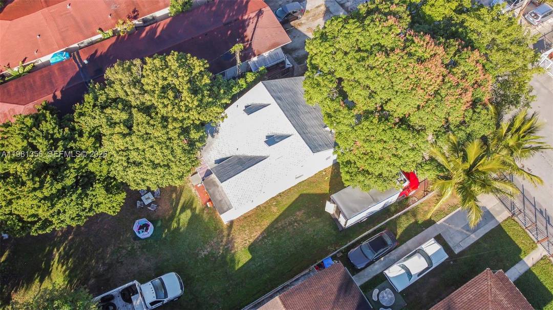 Single family home located in an established Miami neighborhood with convenient access to major roadways, shopping, schools, and Miami International Airport.