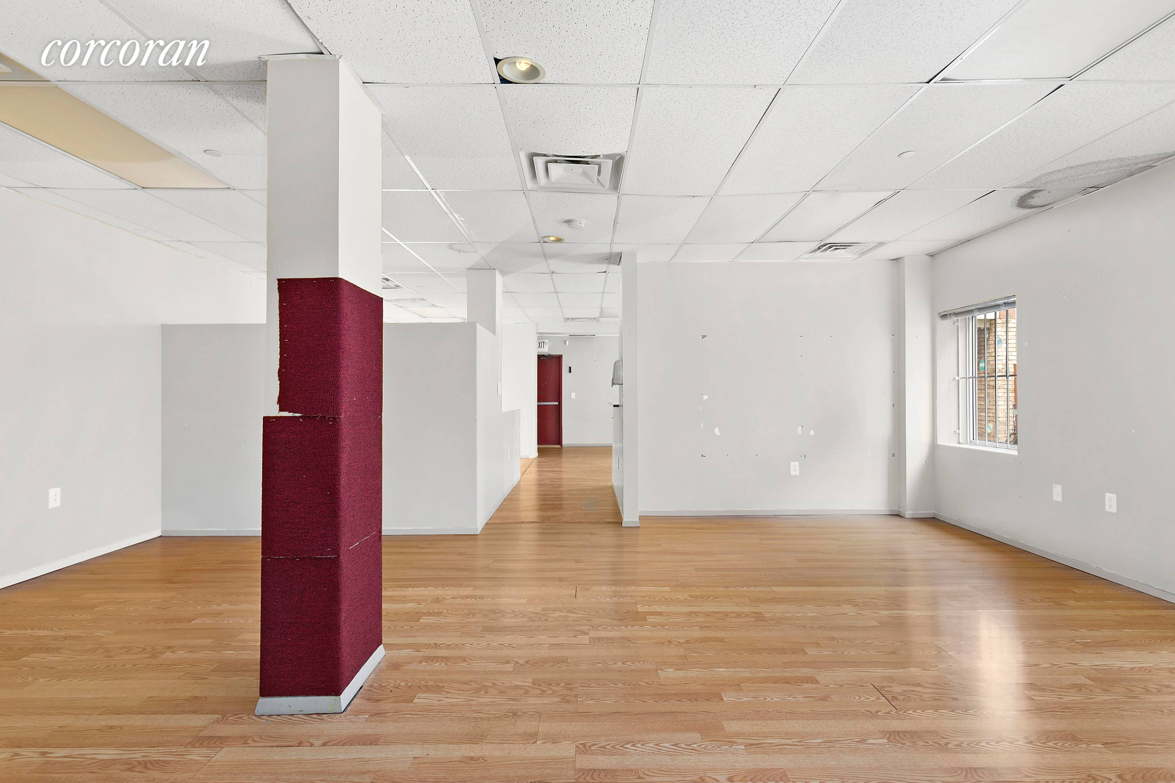 Office Commercial space for sale.
