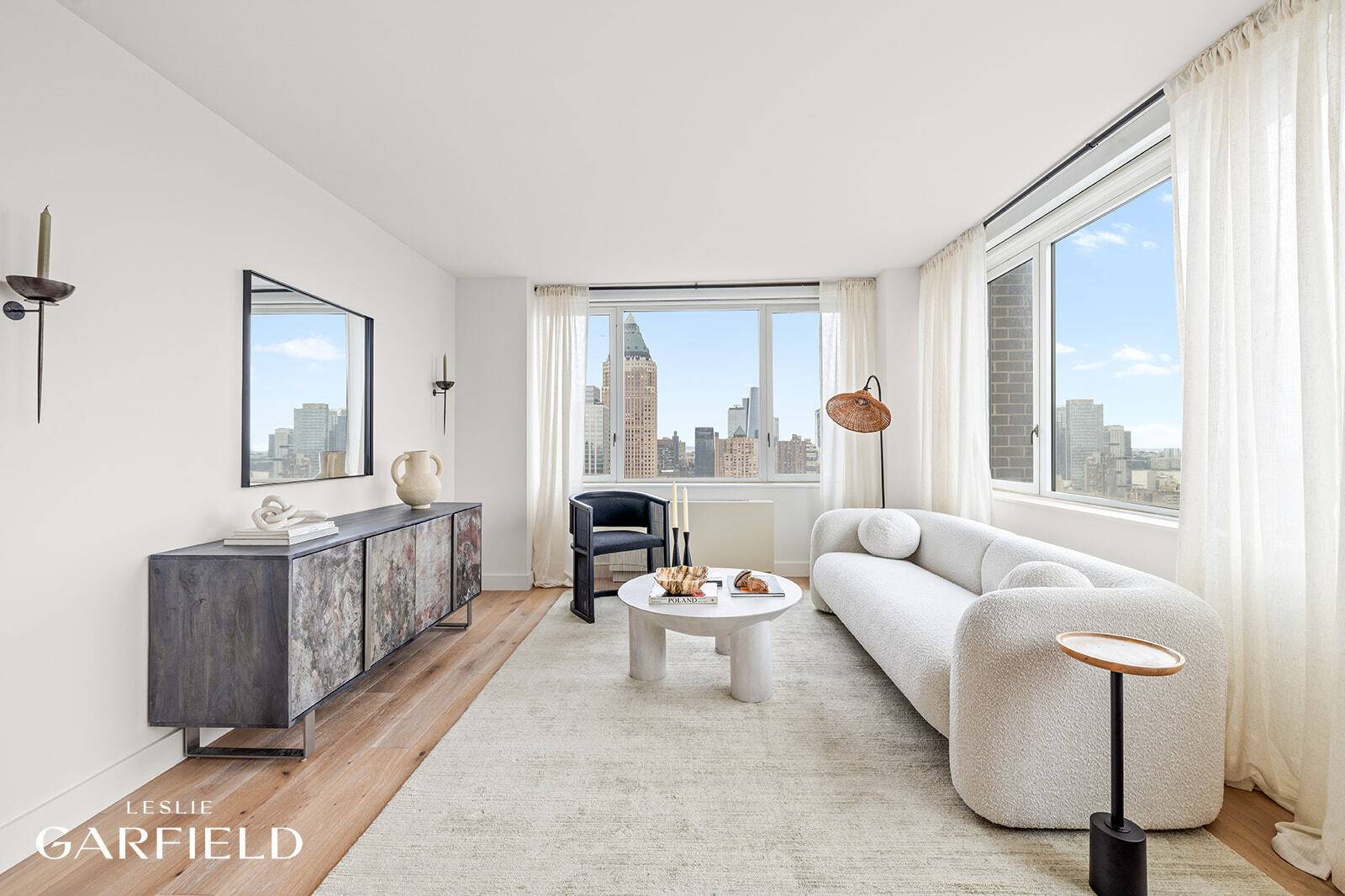 High on the 43rd floor of The Sheffield, Residence 43B is a bright, contemporary two bedroom, two bath corner home with sweeping southern and western views of the Hudson River, ...