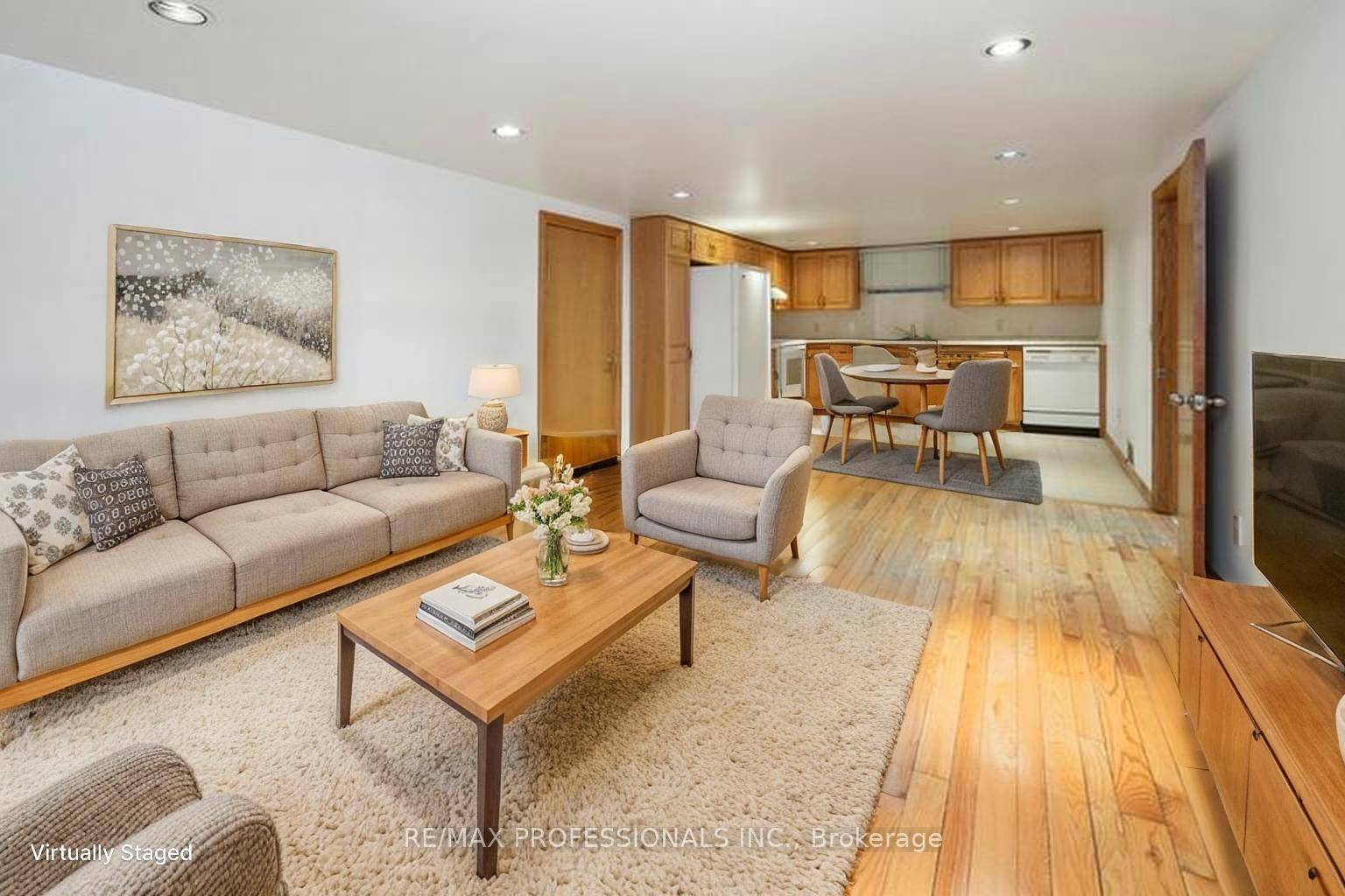 Discover the potential of 33 Heathrow Drive a rare opportunity to own a home backing directly onto Heathrow Park in one of North Toronto's most established neighborhoods.