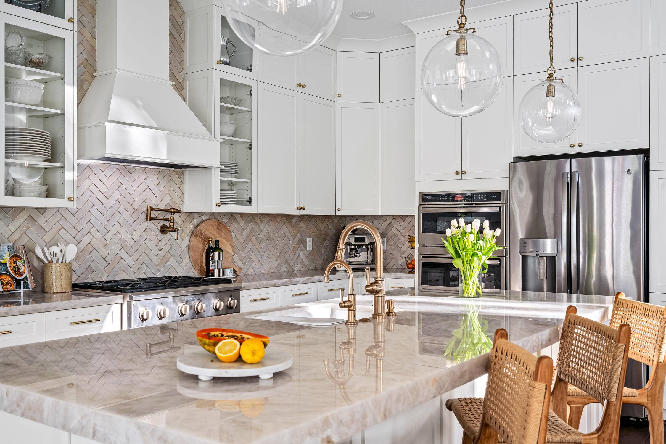 Experience luxury living at its finest in the heart of Palm Beach Gardens !