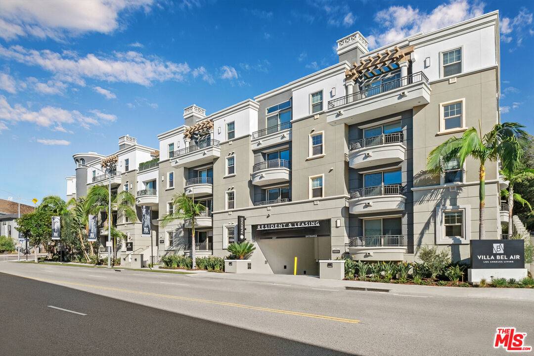 130 S Sepulveda Blvd 2BR Brentwood La