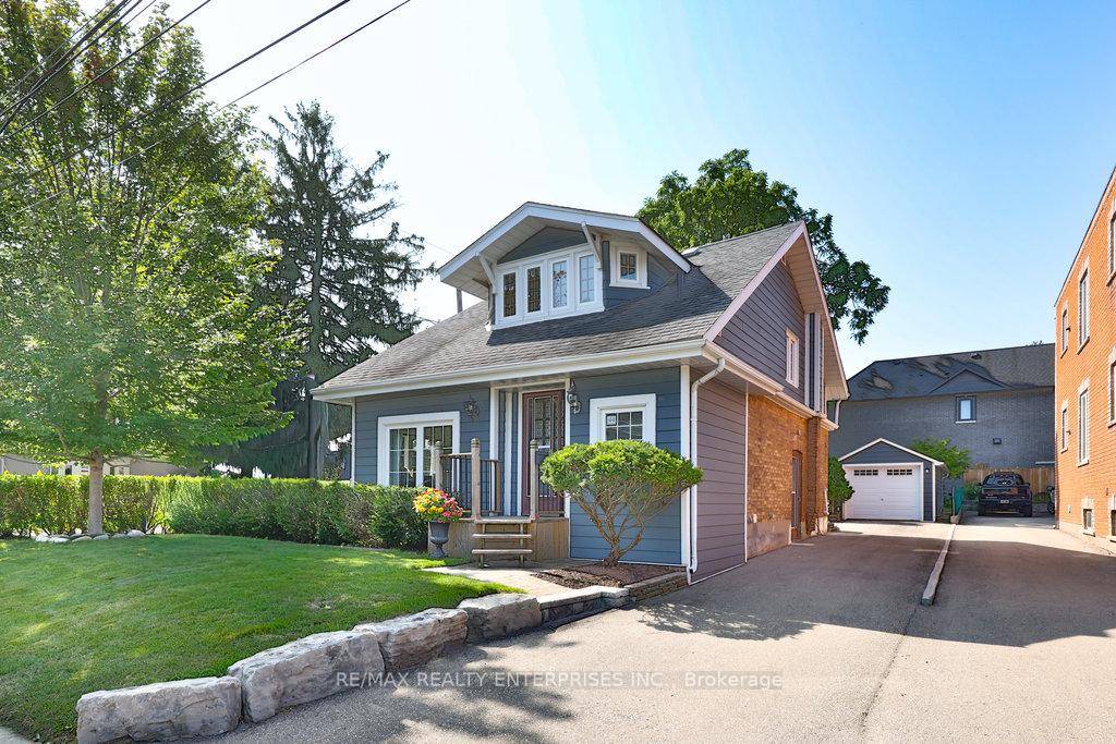 Prime Port Credit Redevelopment Opportunity !