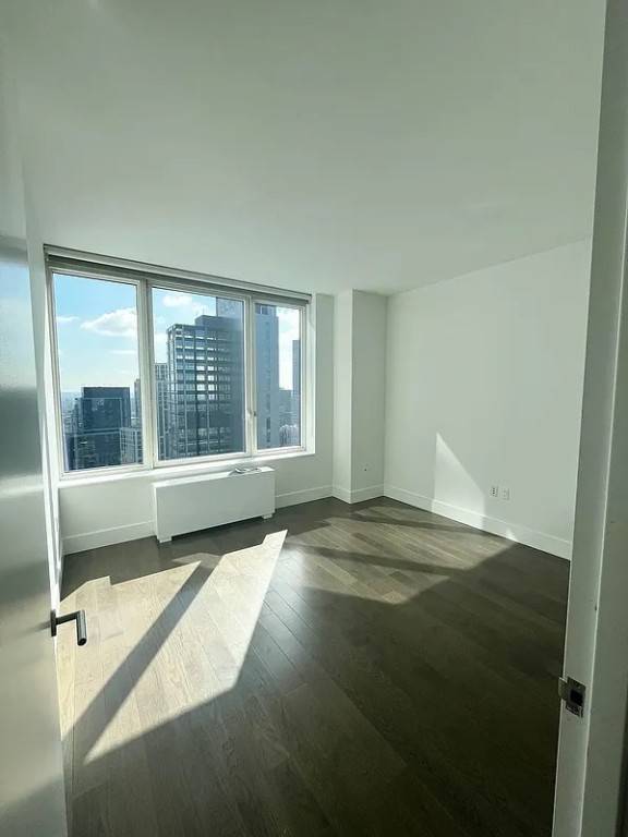 INVESTOR UNIT Leased until October 31, 2026.