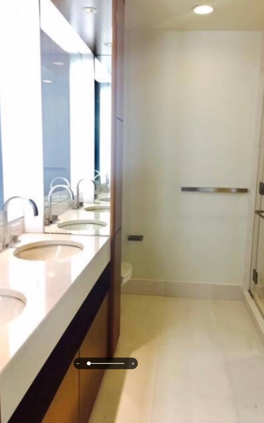 Luxury Building close to all, Beautiful Sunny apartment, water view, Hard wood floor, indoor pool, gym