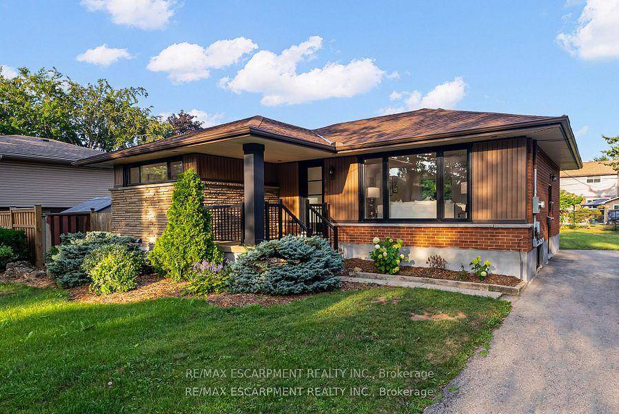 Stunning fully renovated bungalow on a rare 60 ft lot in the sought after Centremount neighbourhood, walking distance to the Mountain Brow.