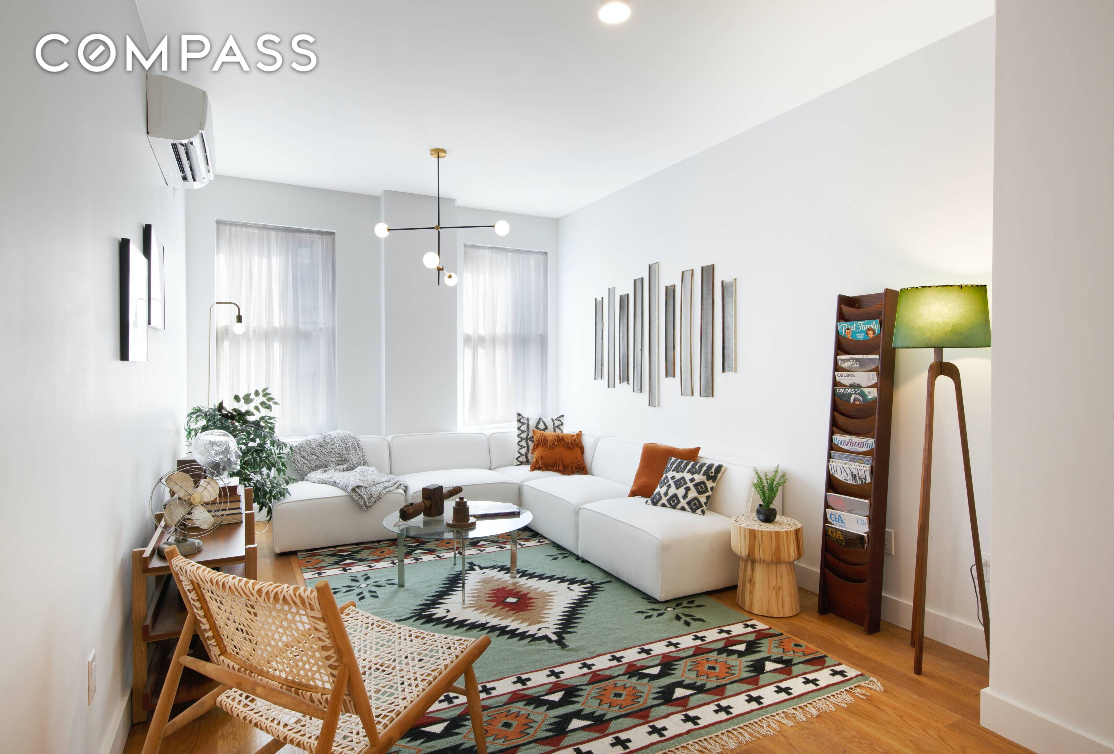 You will feel right at home at 906 Prospect place, a boutique condo building in the heart of the Crown Heights historic district.